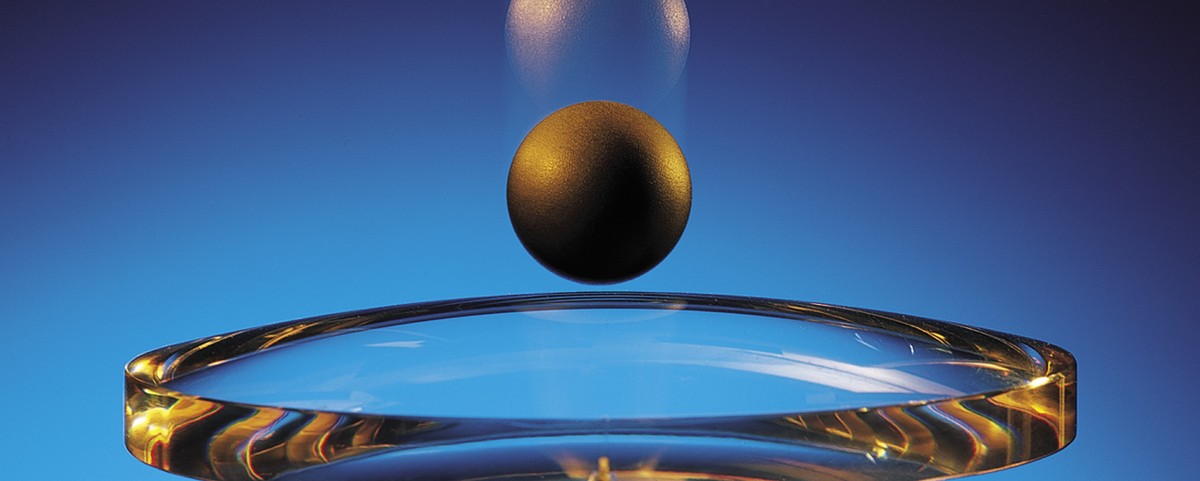 Lens and reflective ball still life photography